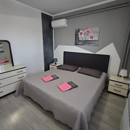 Apartment Ari Rovigno Esterno foto