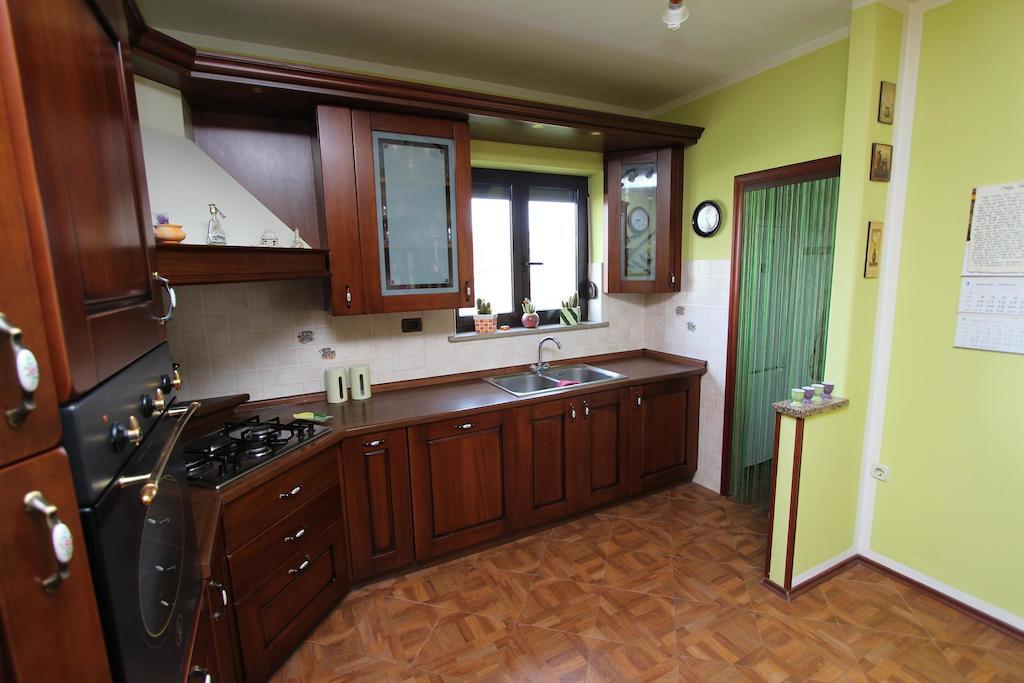 Apartment Ari Rovigno Esterno foto